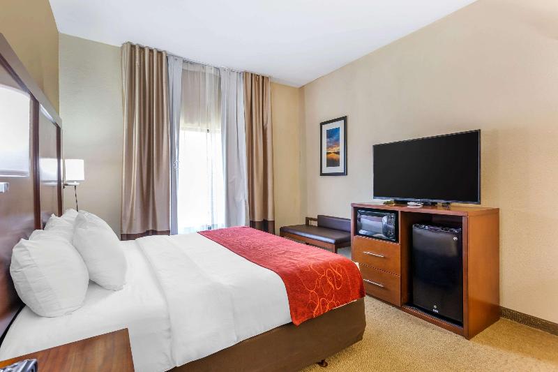 Comfort Suites South Point - Huntington image