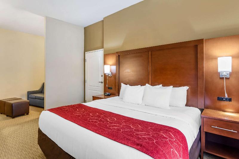 Comfort Suites South Point - Huntington image