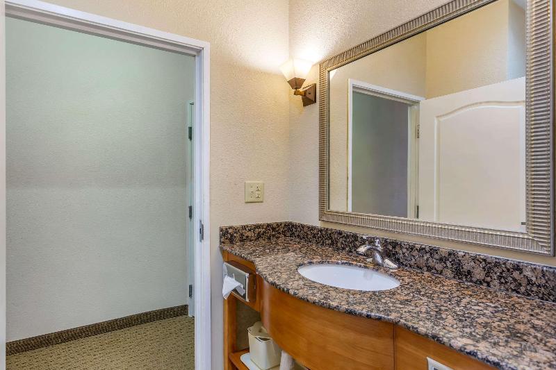 Comfort Suites South Point - Huntington image