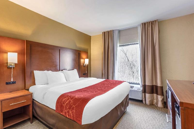 Comfort Suites South Point - Huntington image