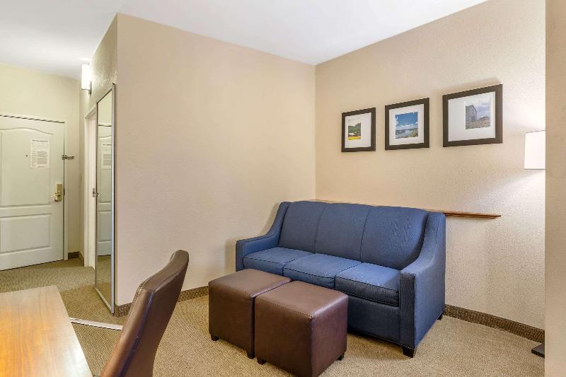Comfort Suites South Point - Huntington image