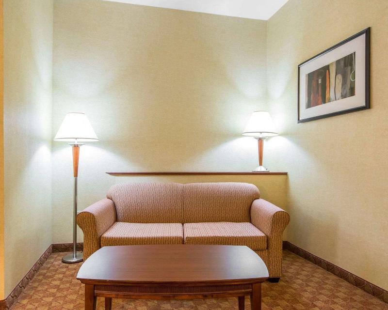 Comfort Suites South Point - Huntington image
