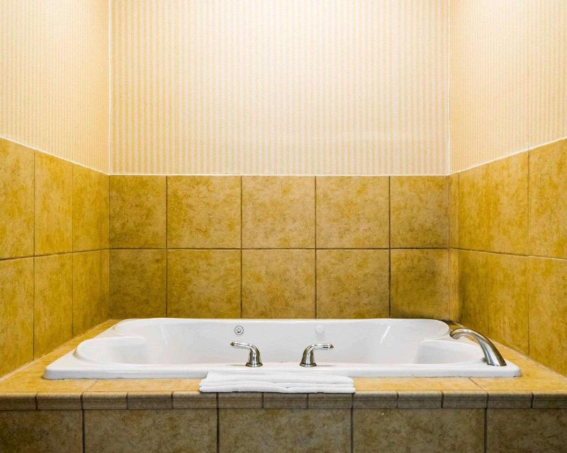 Comfort Suites South Point - Huntington image