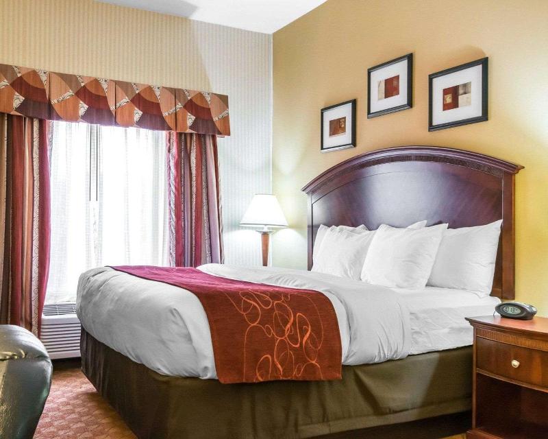 Comfort Suites South Point - Huntington image