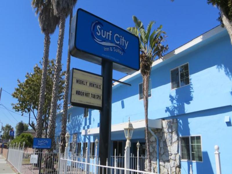 Surf City Inn & Suites