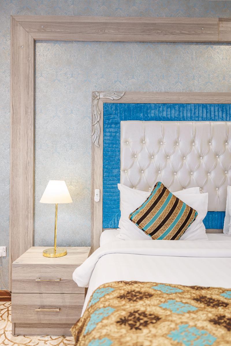 Sapphire Plaza Hotel image