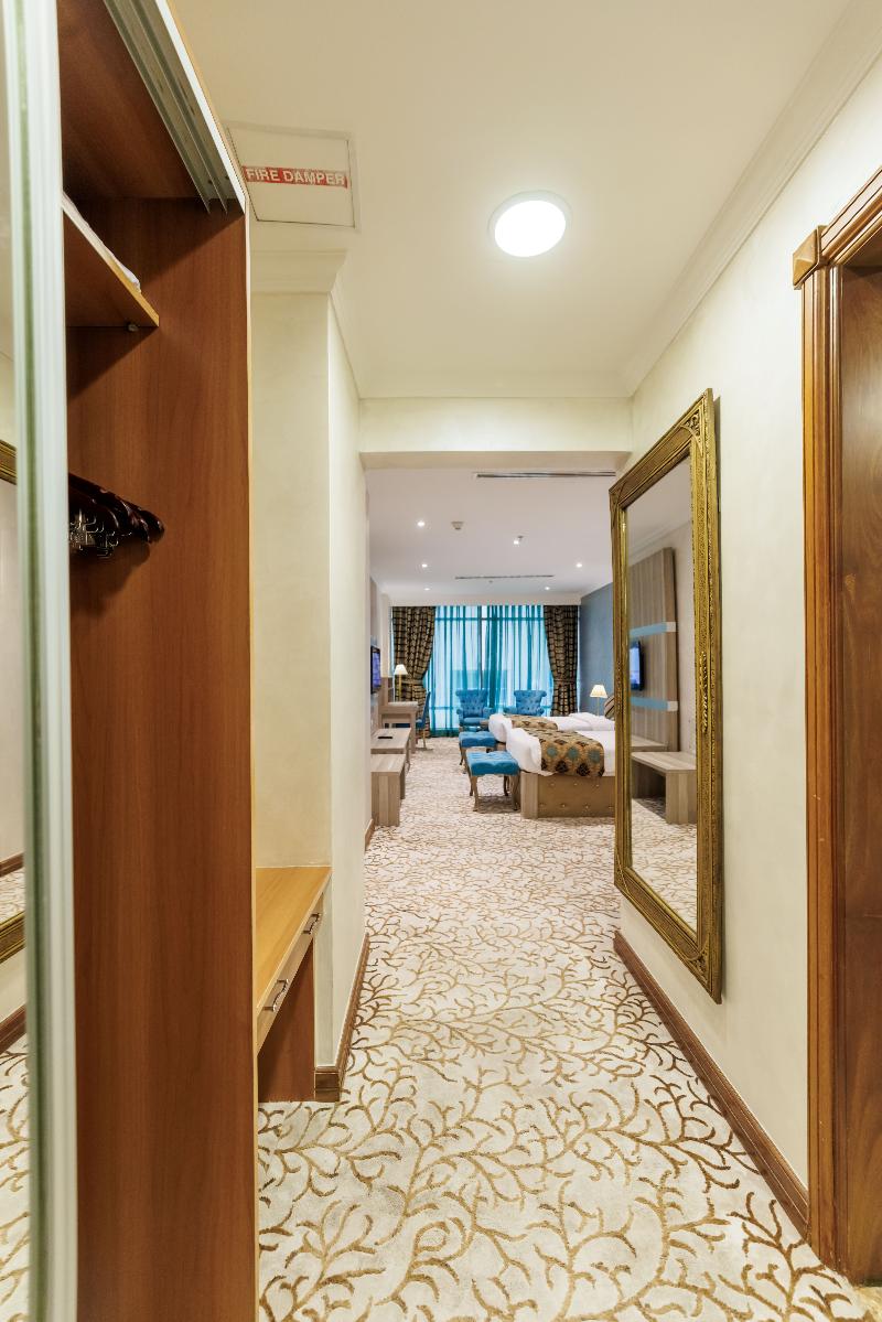 Sapphire Plaza Hotel image