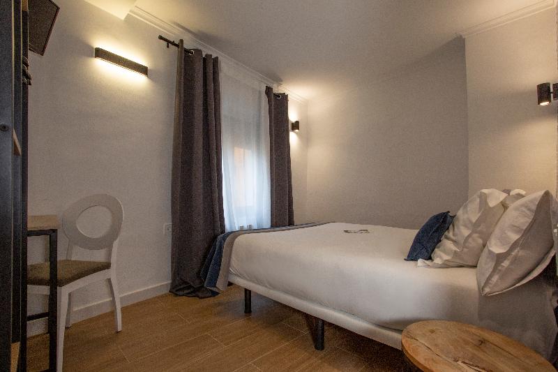 Savoy Hostal image