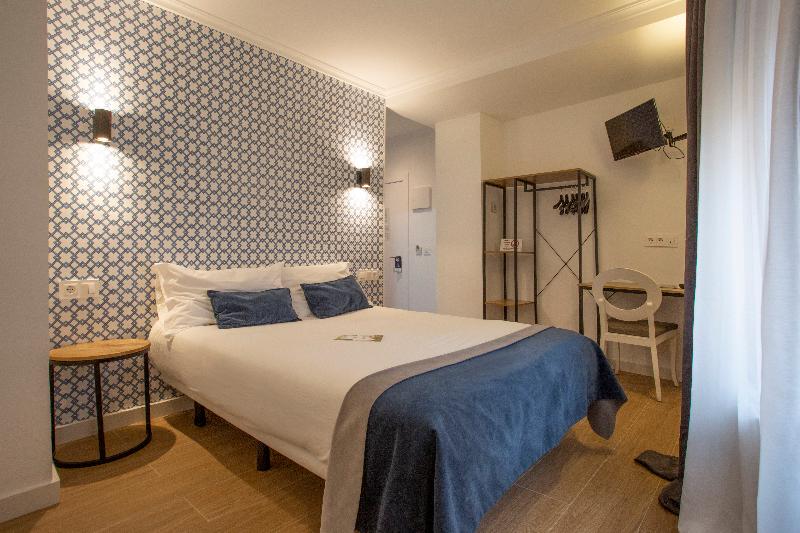Savoy Hostal image