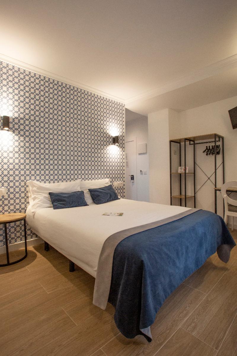 Savoy Hostal image