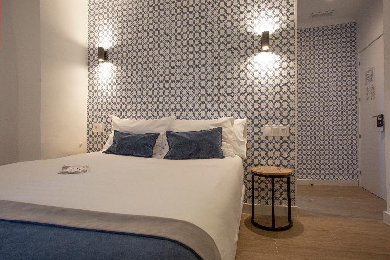 Savoy Hostal image