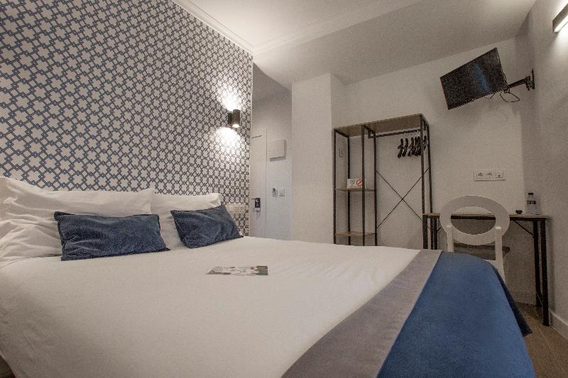 Savoy Hostal image