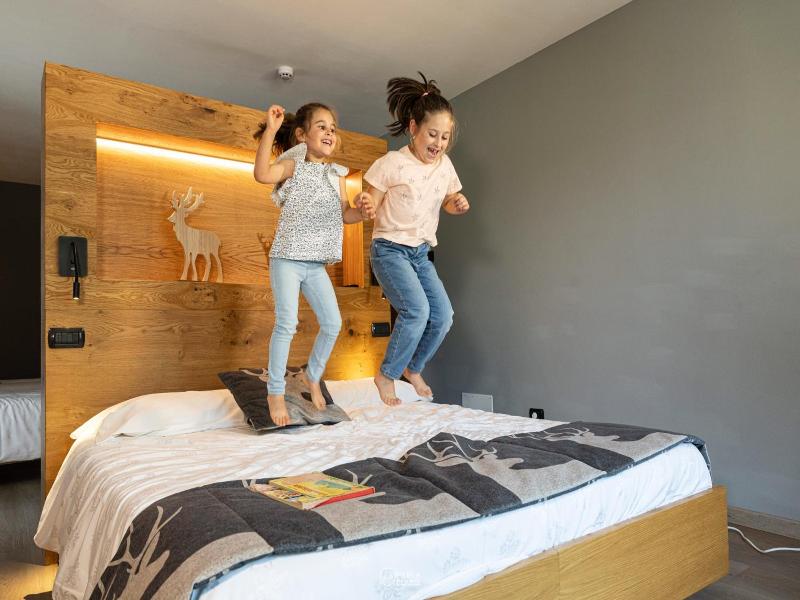 Family Hotel La Perla image