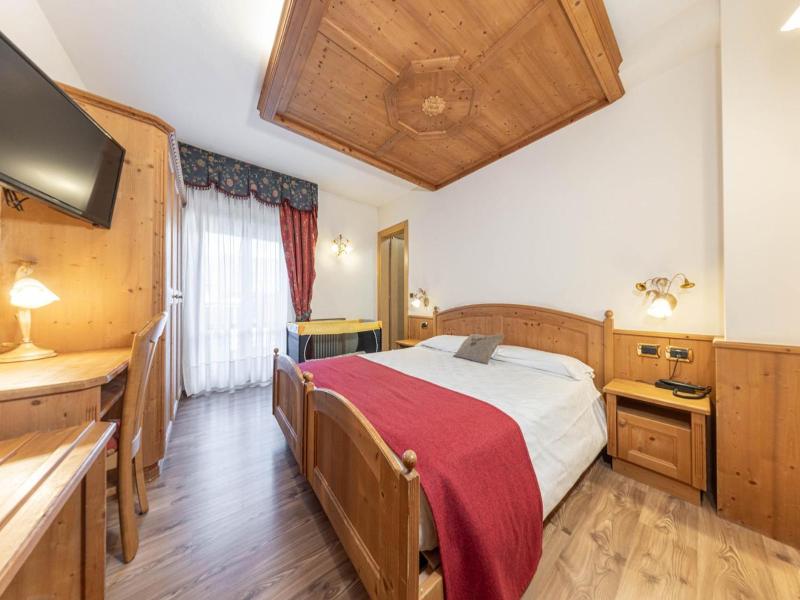Family Hotel La Perla image