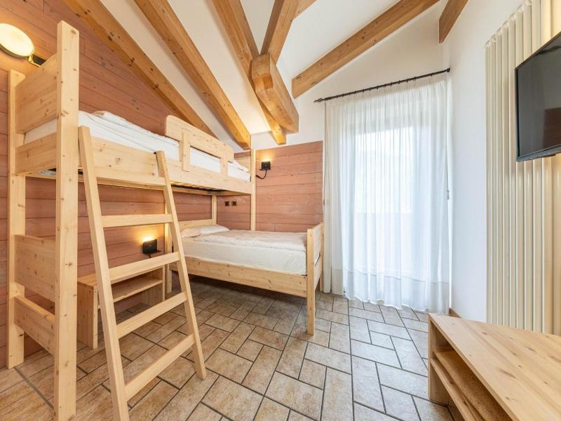 Family Hotel La Perla image