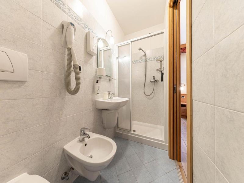 Family Hotel La Perla image