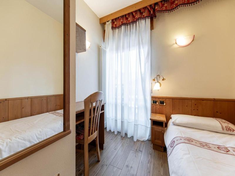 Family Hotel La Perla image