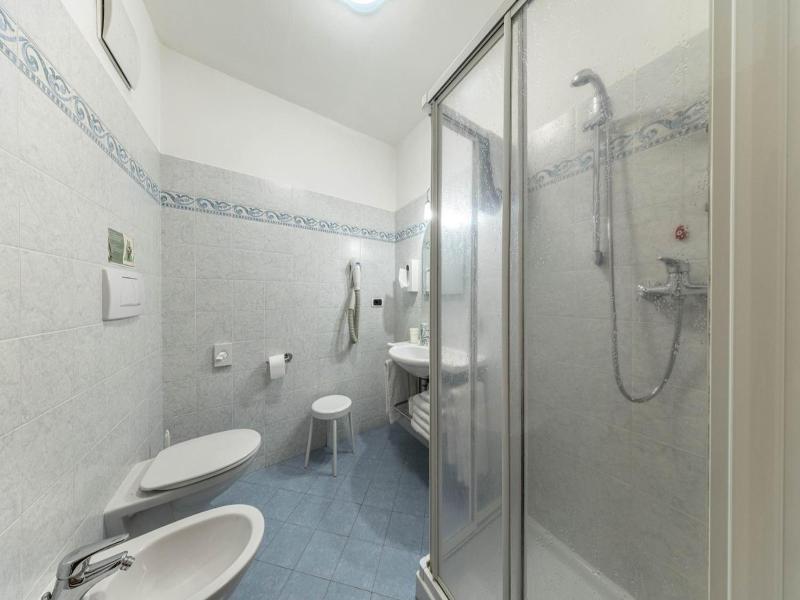 Family Hotel La Perla image