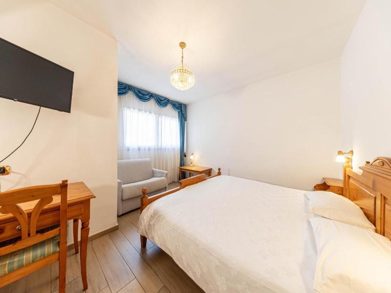 Family Hotel La Perla image