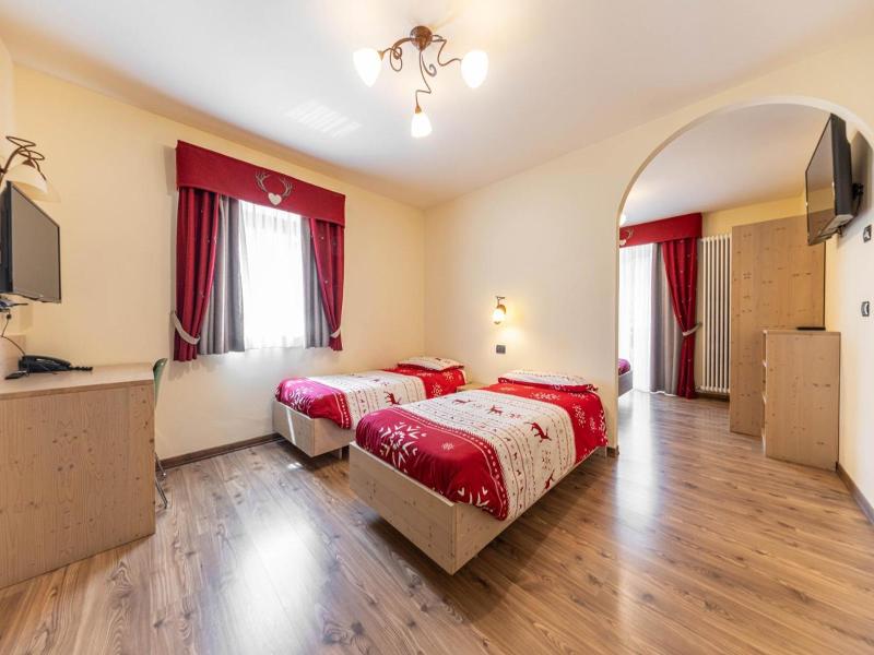 Family Hotel La Perla image