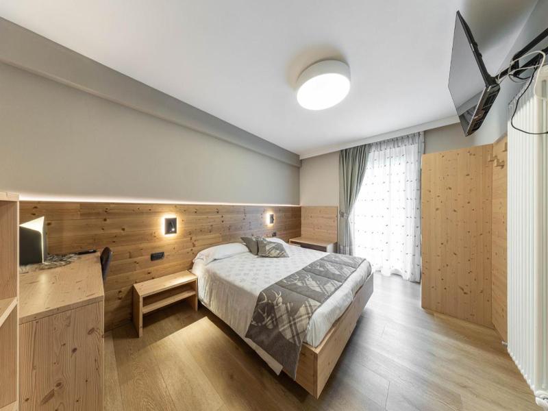 Family Hotel La Perla image