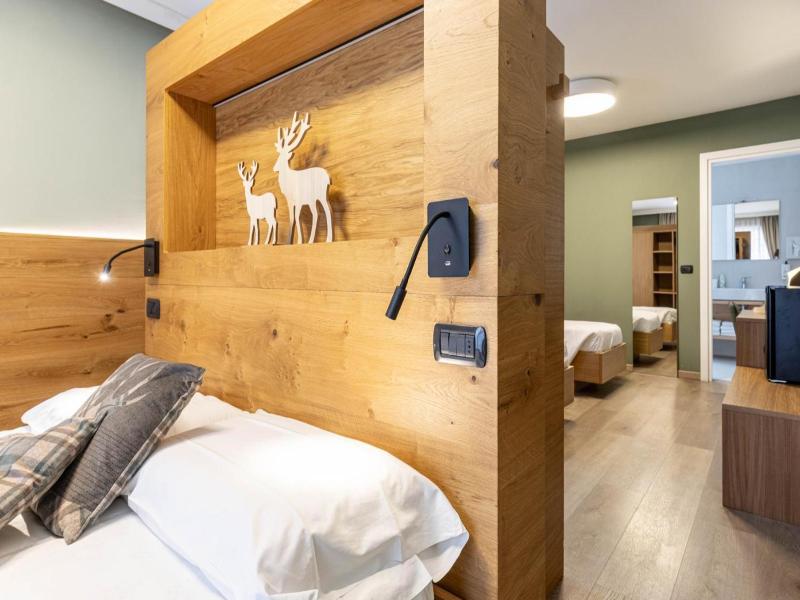 Family Hotel La Perla image