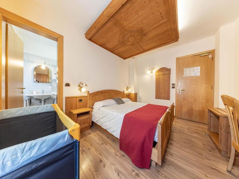 Family Hotel La Perla image