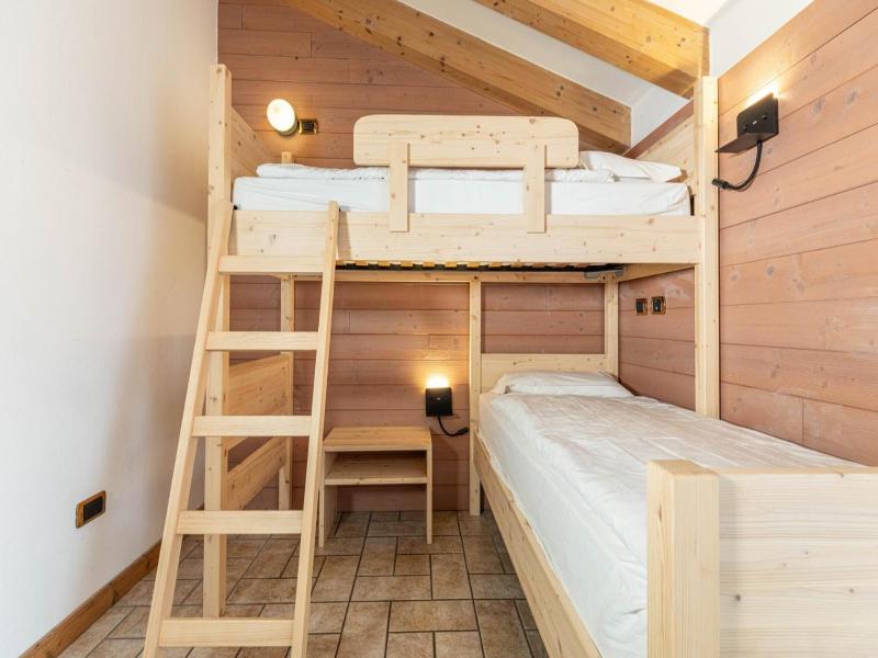 Family Hotel La Perla image