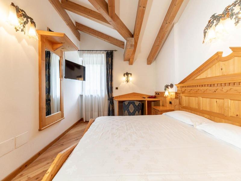 Family Hotel La Perla image