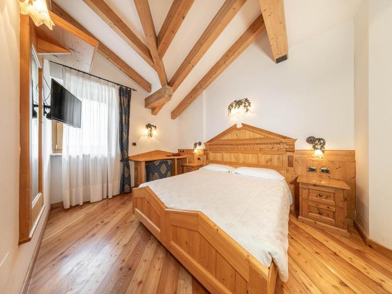 Family Hotel La Perla image