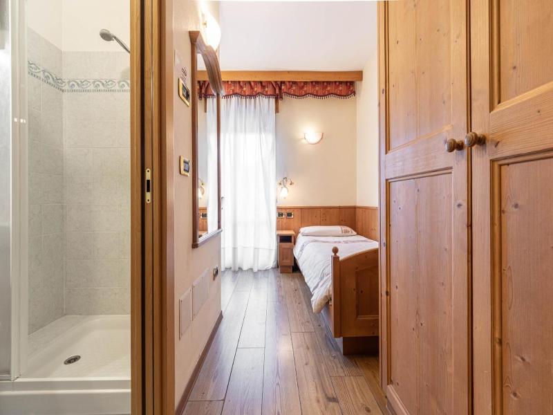 Family Hotel La Perla image