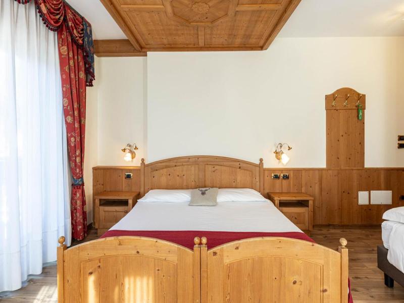 Family Hotel La Perla image