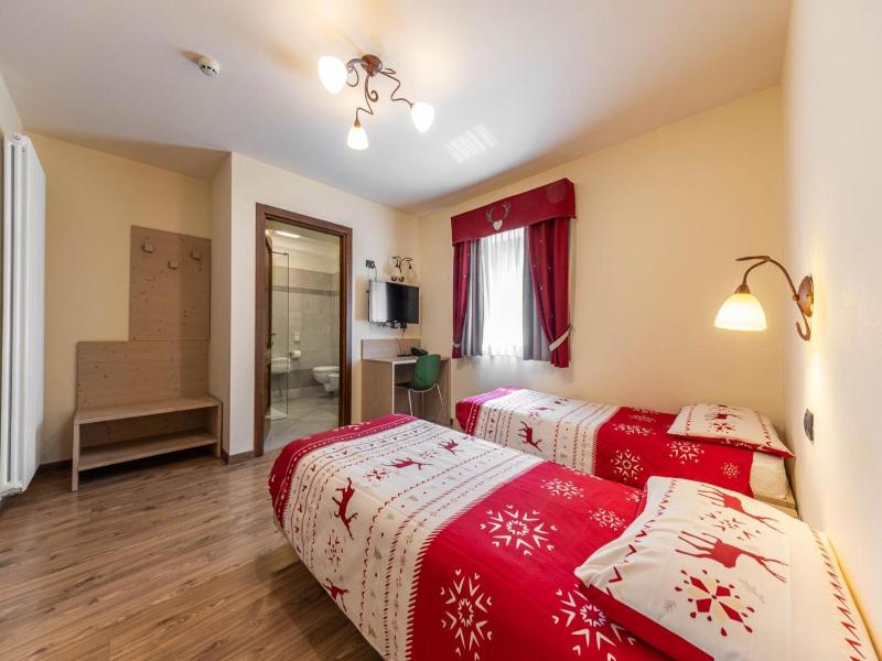 Family Hotel La Perla image