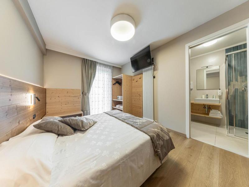Family Hotel La Perla image