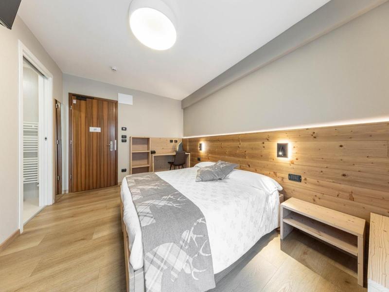 Family Hotel La Perla image
