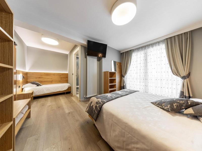 Family Hotel La Perla image