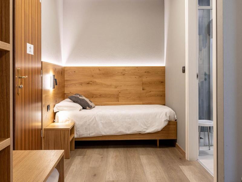 Family Hotel La Perla image