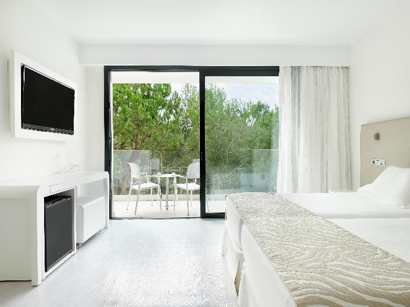 Iberostar Waves Cala Millor image