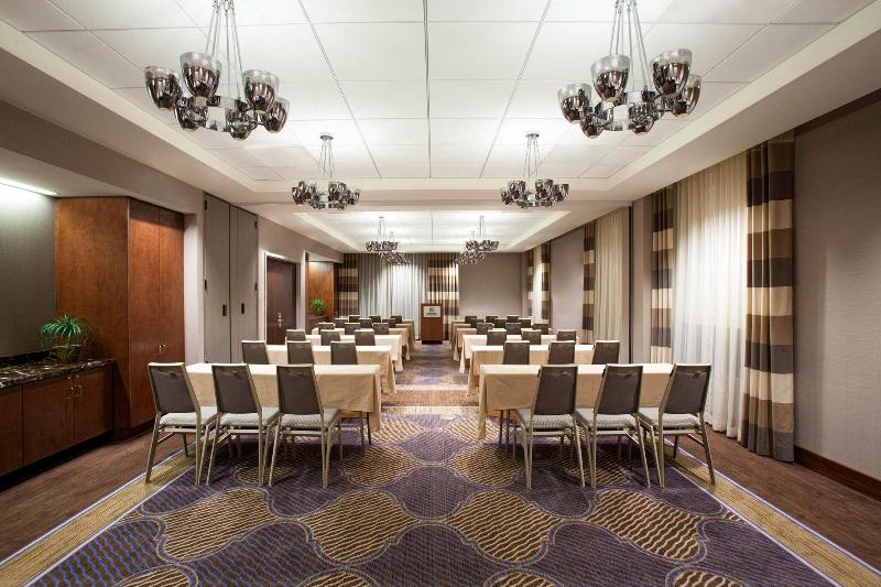 Sheraton Pittsburgh Airport Hotel image