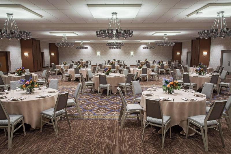 Sheraton Pittsburgh Airport Hotel image