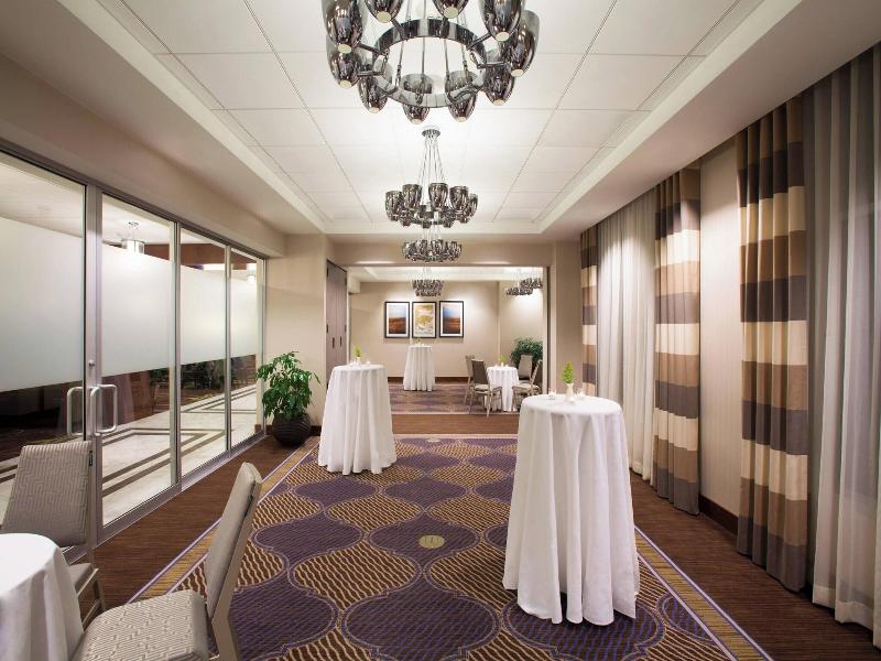 Sheraton Pittsburgh Airport Hotel image