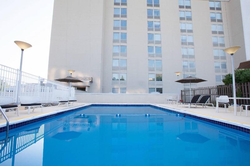 Sheraton Pittsburgh Airport Hotel image