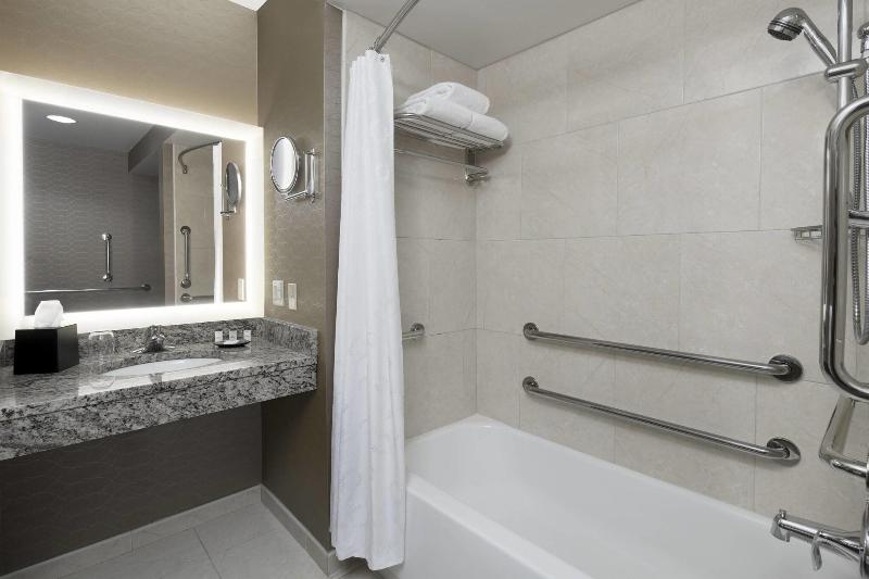 Sheraton Pittsburgh Airport Hotel image