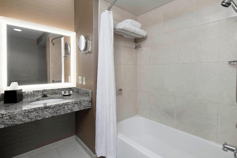 Sheraton Pittsburgh Airport Hotel image