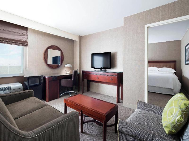 Sheraton Pittsburgh Airport Hotel image