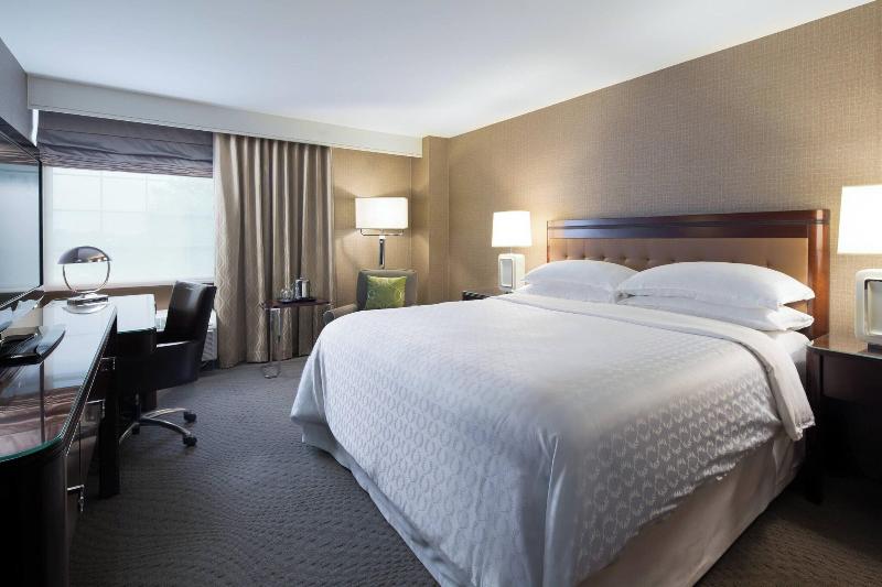 Sheraton Pittsburgh Airport Hotel image