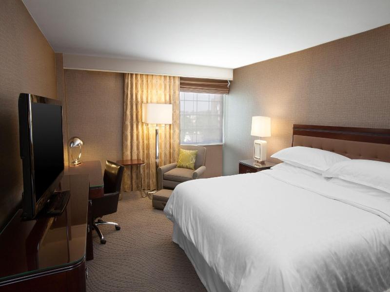 Sheraton Pittsburgh Airport Hotel image