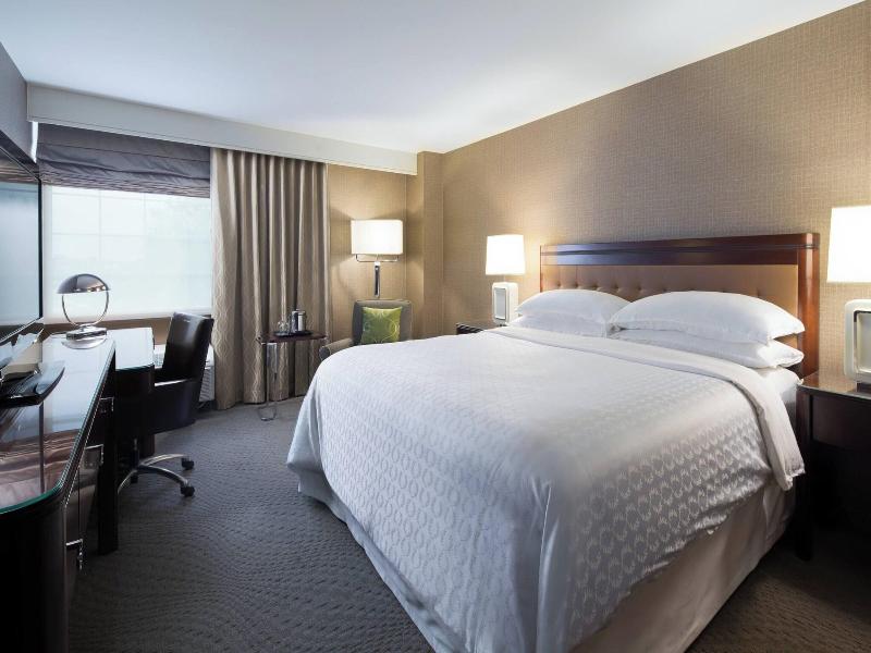 Sheraton Pittsburgh Airport Hotel image