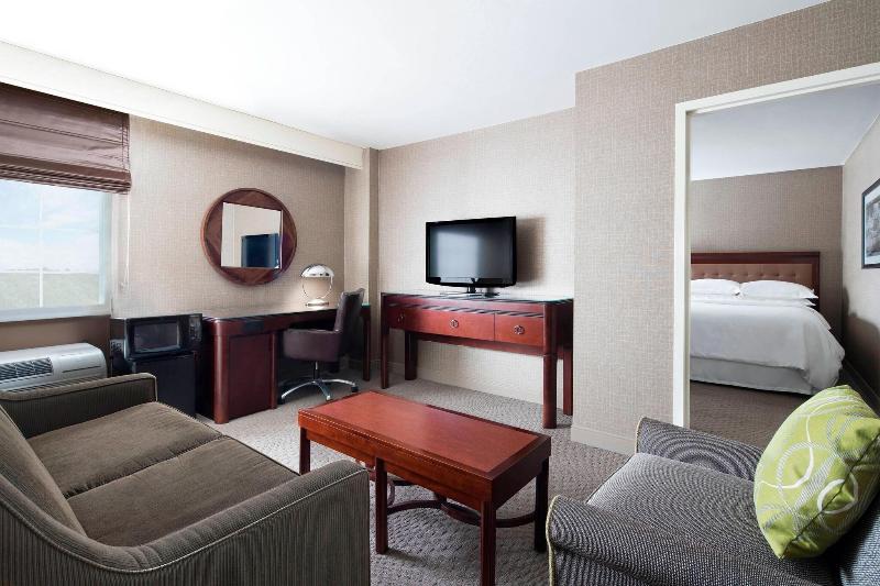 Sheraton Pittsburgh Airport Hotel image