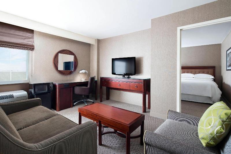 Sheraton Pittsburgh Airport Hotel image